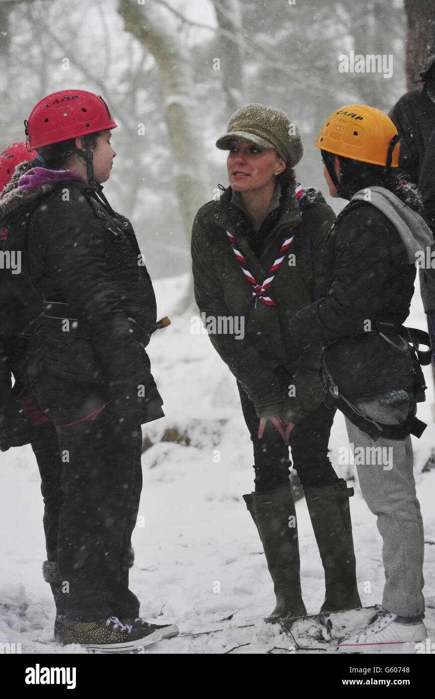 La duchesse de Cambridge lors de sa visite aux scouts Cub au camp scout de la Grande Tour près du pont Newby à Cumbria. Banque D'Images