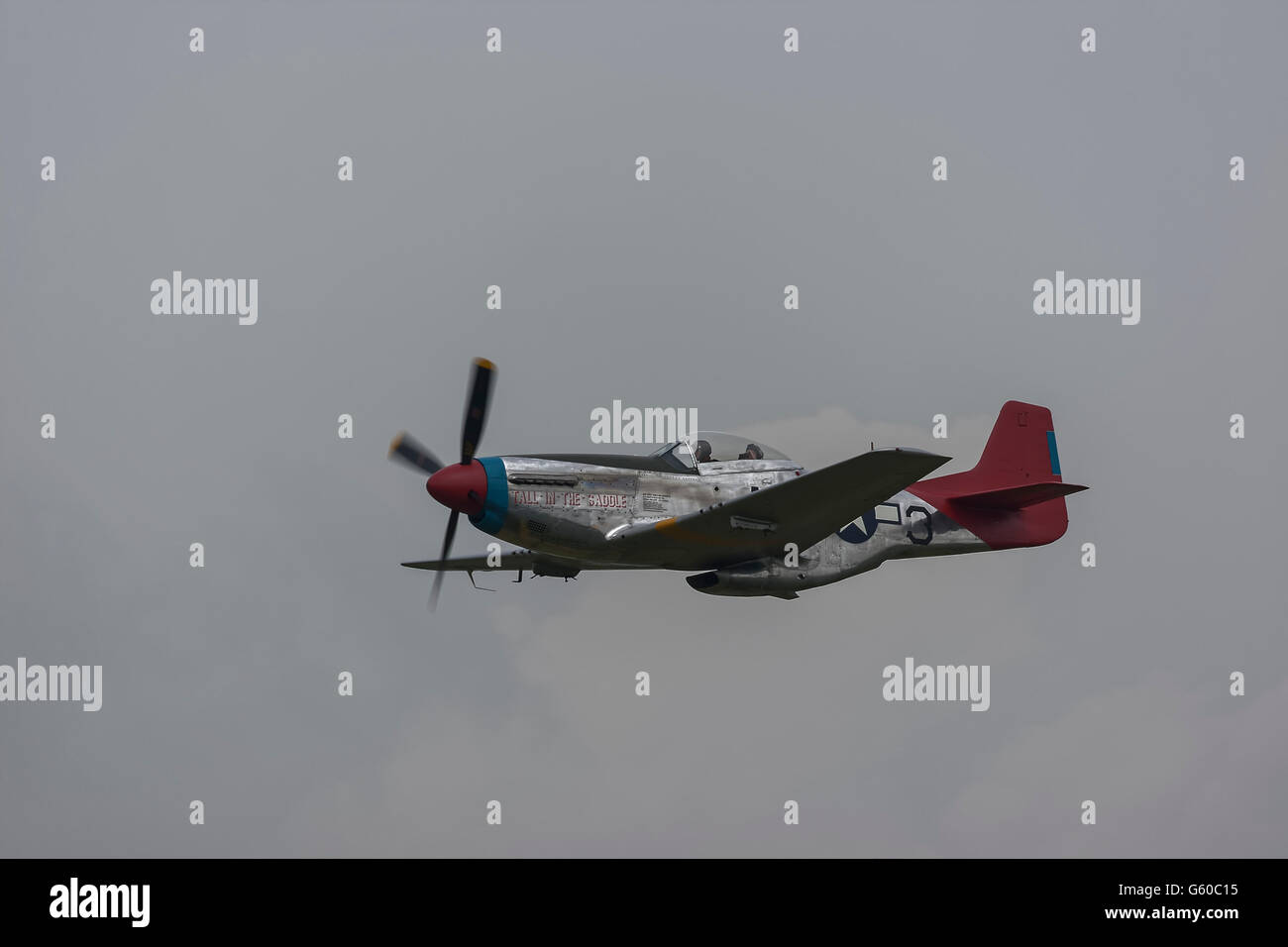 Mustang P51-D avion de chasse en vol dans le ciel de l'USA Banque D'Images