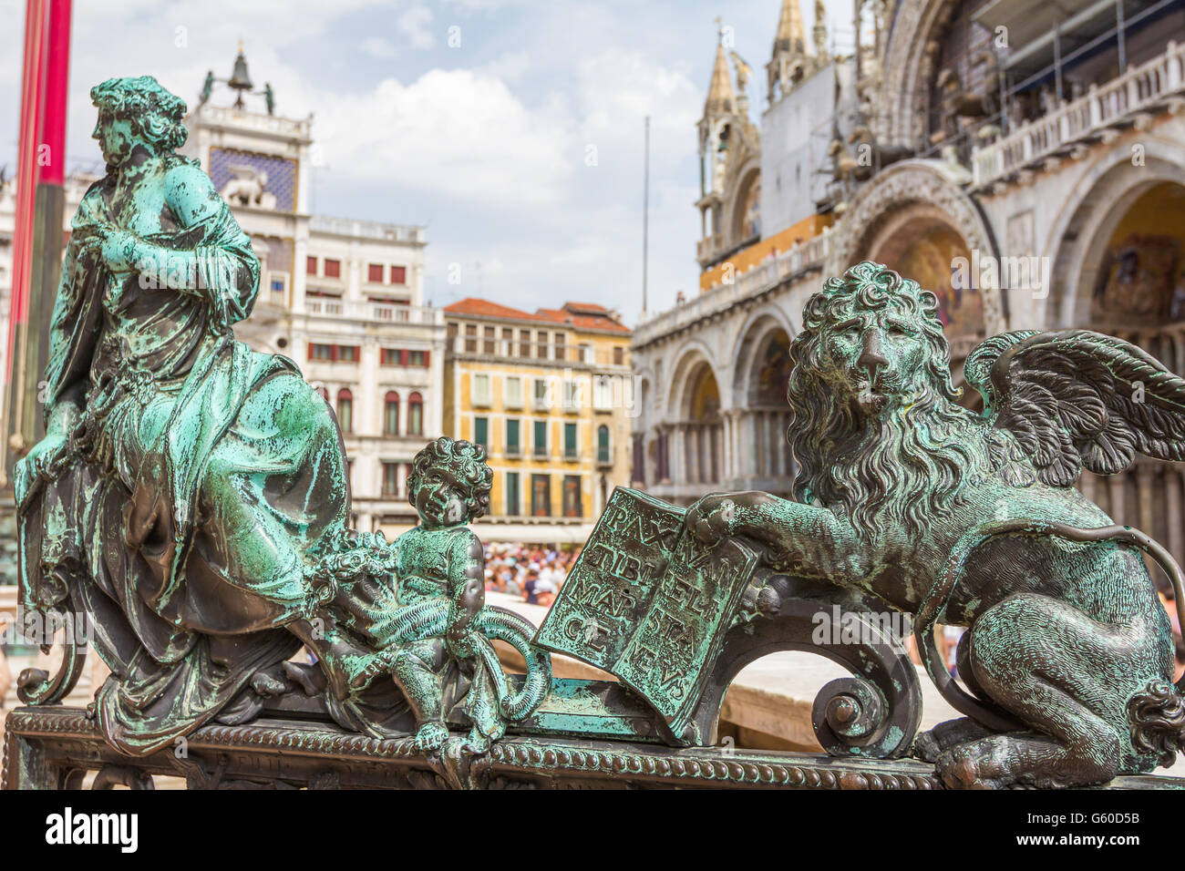 Sculpture à l'extérieur de la cathédrale de Saint Marc à Venise Banque D'Images