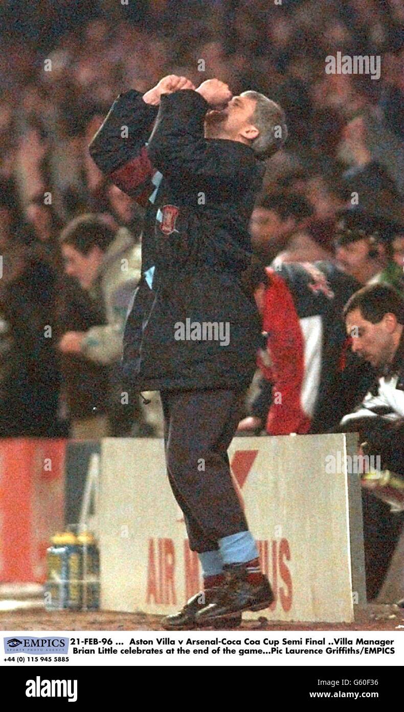 21-FÉV-96. Aston Villa v Arsenal-Coca Cola Cup demi-finale. Le directeur de la villa Brian Little célèbre à la fin du match Banque D'Images