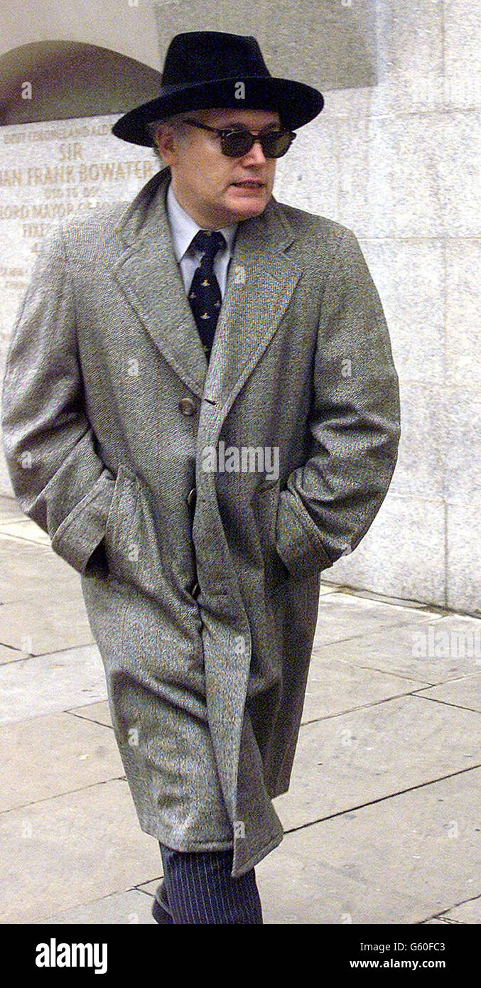 Stuart Goddard (alias Adam Ant) arrivant au Old Bailey à Londres, où il est accusé d'avoir brisé une fenêtre de pub et utilisé une fausse arme à feu dans le nord de Londres. Banque D'Images
