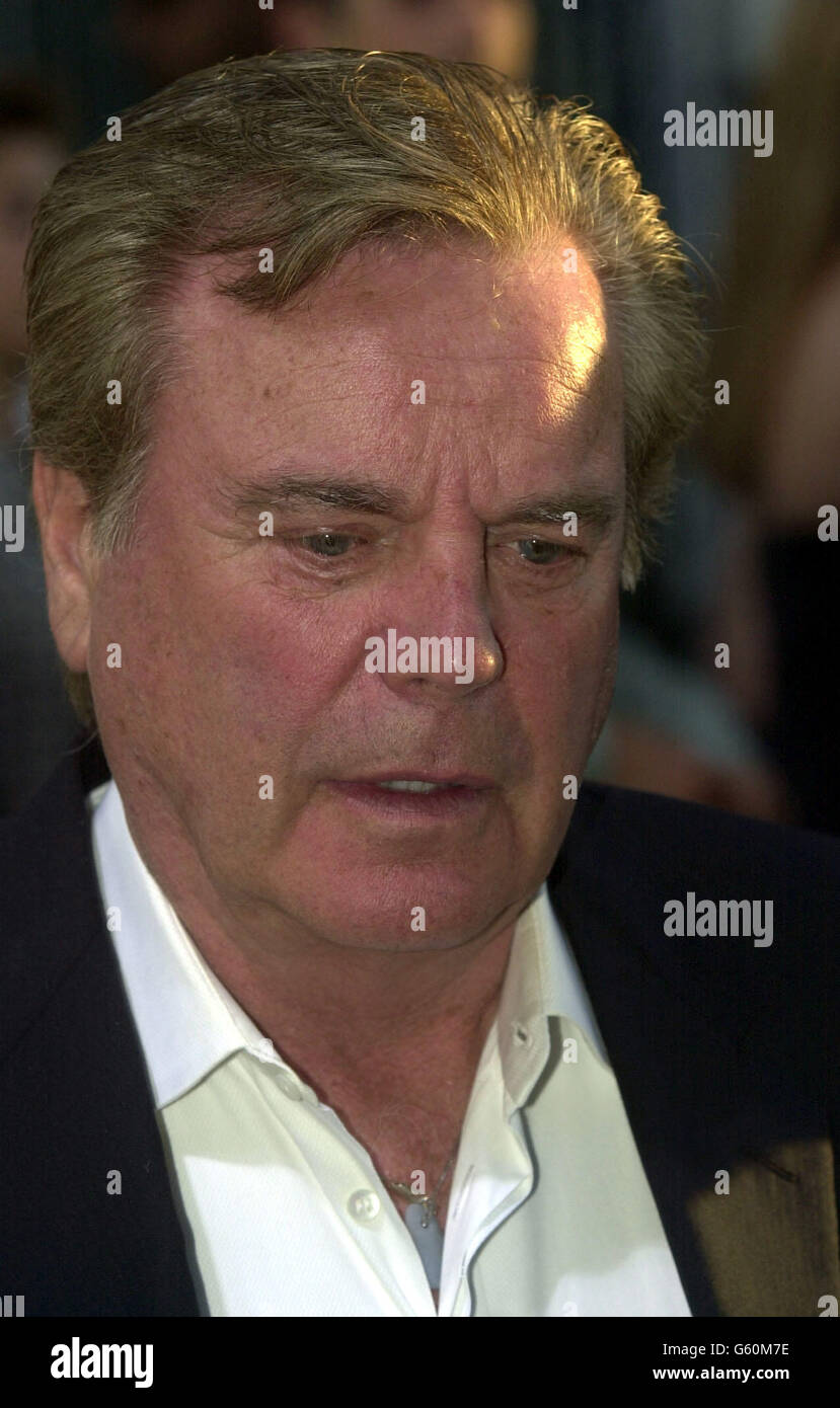 Robert Wagner - Austin puissances.Robert Wagner arrivant à la première de Austin Powers: Goldmember à Universal Studios à Hollywood Banque D'Images
