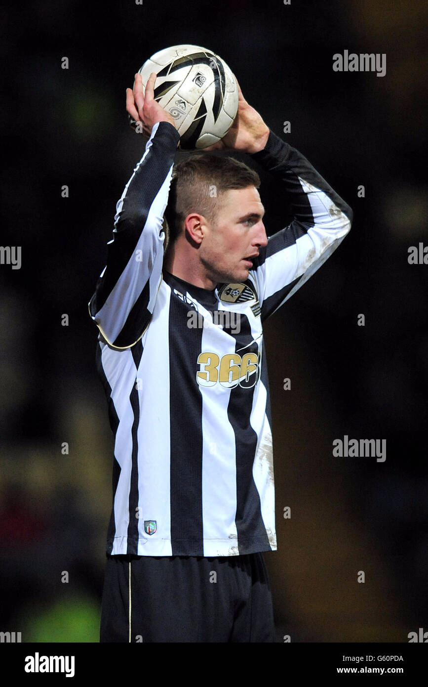 Football - npower football League One - Notts County v Preston North End - Meadow Lane.Gary Liddle, du comté de Notts, est à jeter Banque D'Images