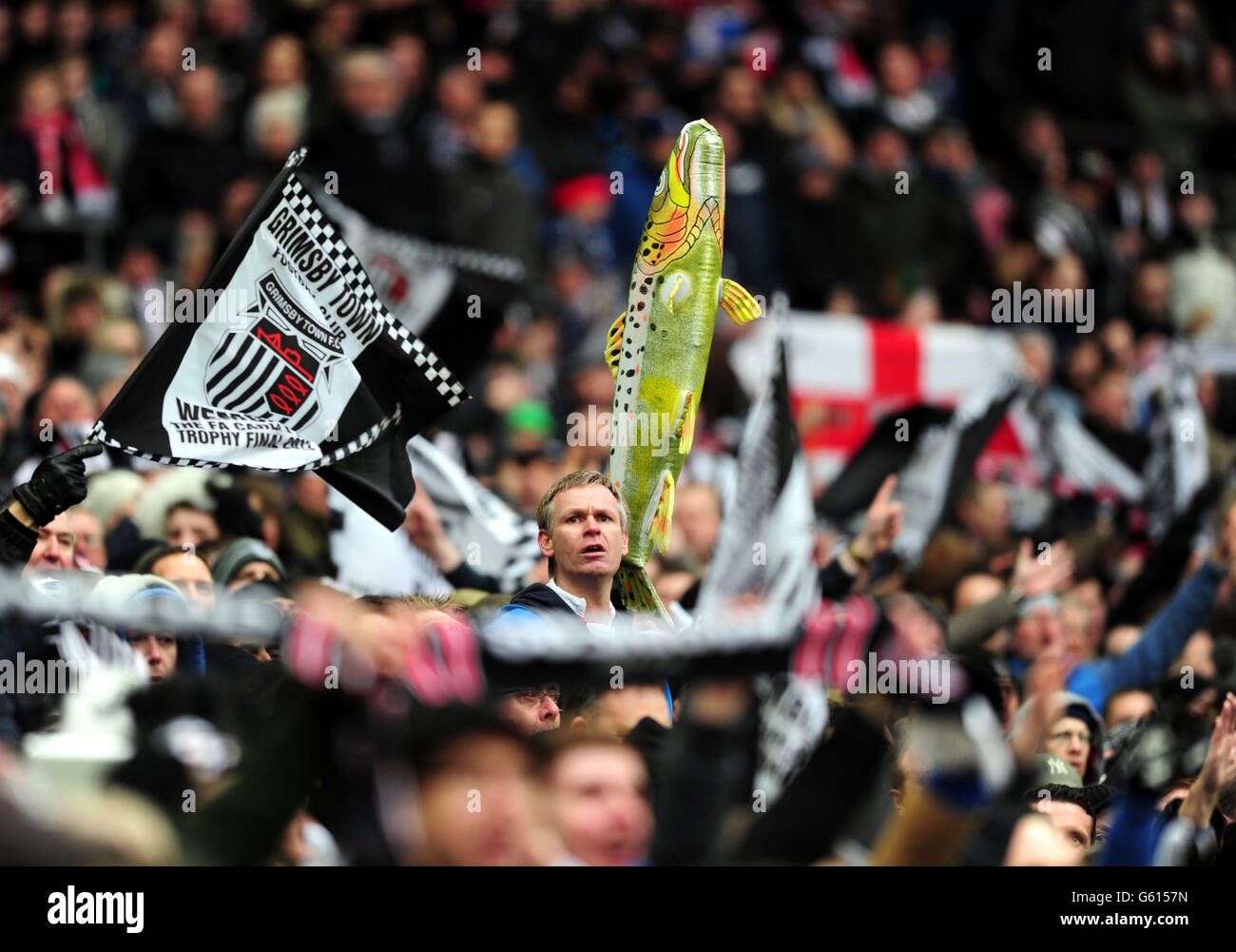 Football - le Trophée FA Carlsberg - finale - Grimsby Town v Wrexham - Stade Wembley. Les fans de Grimsby Town avant le match Banque D'Images