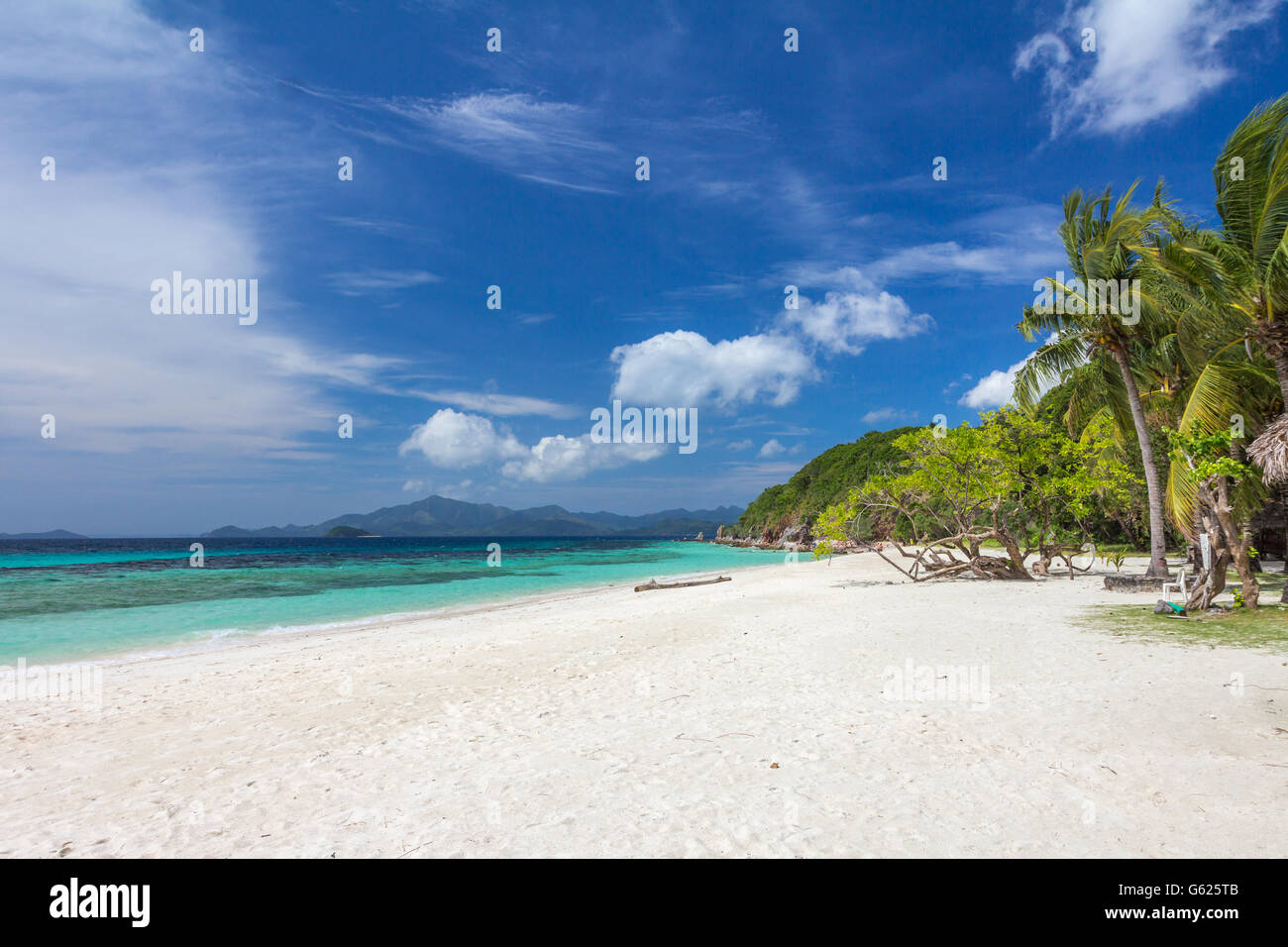 Plage de sable blanc de l'île de Palawan Philippines Coron Banque D'Images