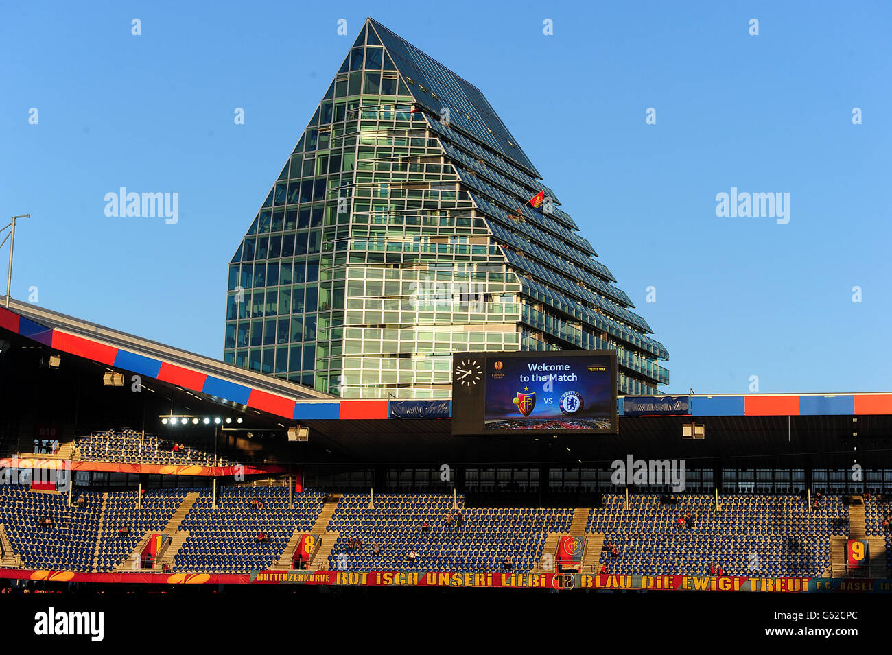 Football - UEFA Europa League - semi final - First Leg - FC Basel / Chelsea - St Jakob-Park. Vue générale sur le parc St Jakob du FC Bâle Banque D'Images Football - UEFA Europa League - semi final - First Leg - FC Basel / Chelsea - St Jakob-Park. Vue générale sur le parc St Jakob du FC Bâle Banque D'Images