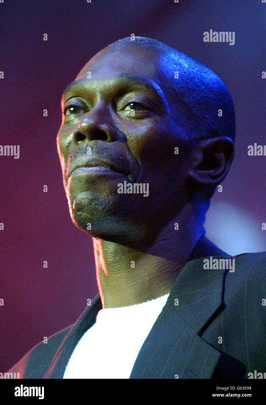 L'homme de front fidèle Maxi Jazz se présentant sur scène à l'Académie Brixton lors de « Peace One Day - The Celebration », un concert marquant la Journée internationale de la paix des Nations Unies - le premier jour de cessez-le-feu mondial et de non-violence. Banque D'Images