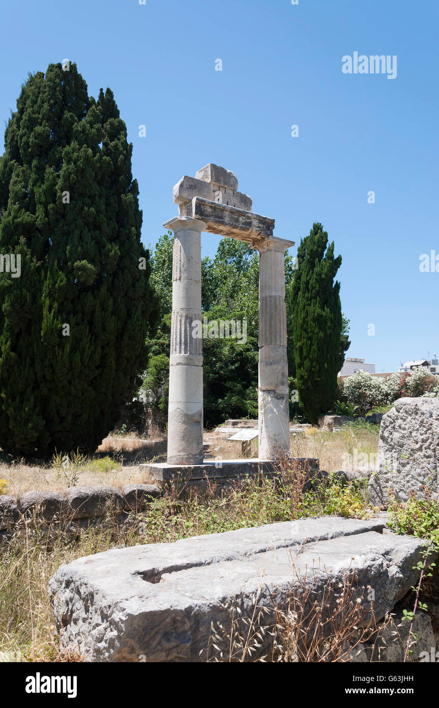 Colonne à Site archéologique de l'Harbour Trimestre Agora, Kos Town, Kos (Cos), du Dodécanèse, Grèce, région sud de la Mer Egée Banque D'Images