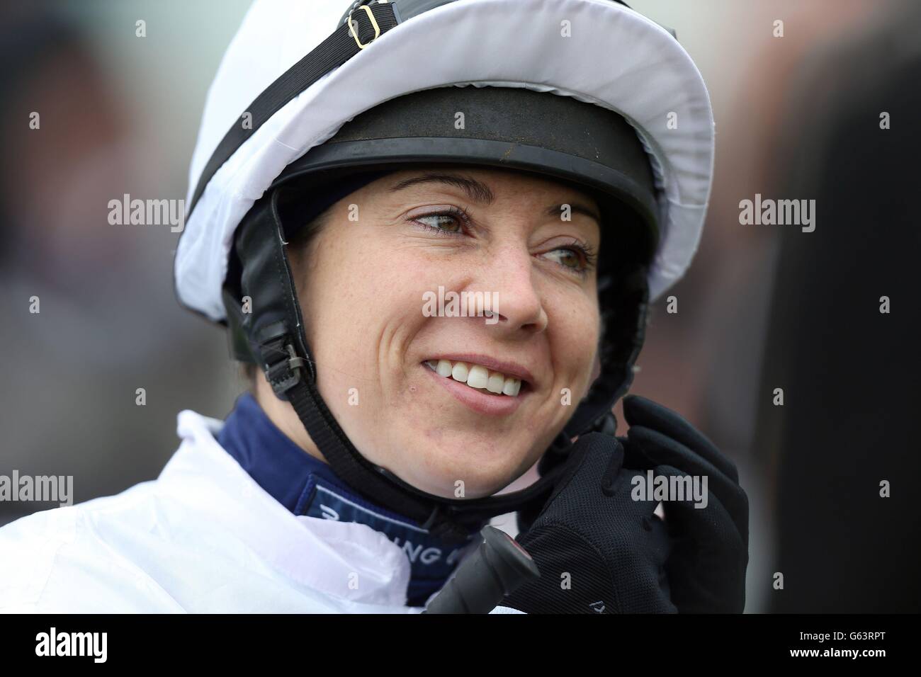 Jockey Hayley Turner avant les enjeux de Hildon Maiden lors du Scope & SIA Charity Raceday à Newbury. Champ de courses. APPUYEZ SUR PHOTO D'ASSOCIATION. Date de la photo: Vendredi 17 mai 2013. Voir PA Story RACING Newbury. Le crédit photo devrait se lire comme suit : David Davies/PA Wire Banque D'Images