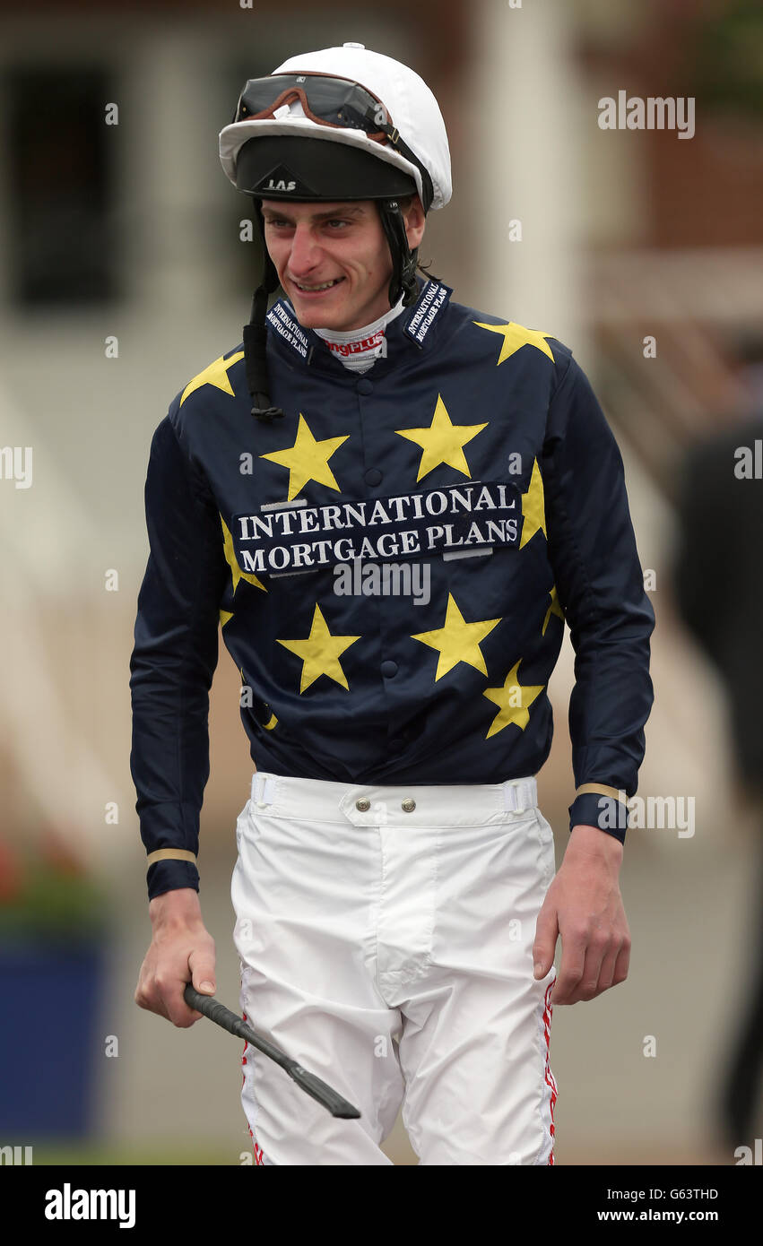 Course hippique - Scope & SIA Charity Raceday - Newbury. Jockey Adam Kirby à Newbury. Champ de courses. Banque D'Images