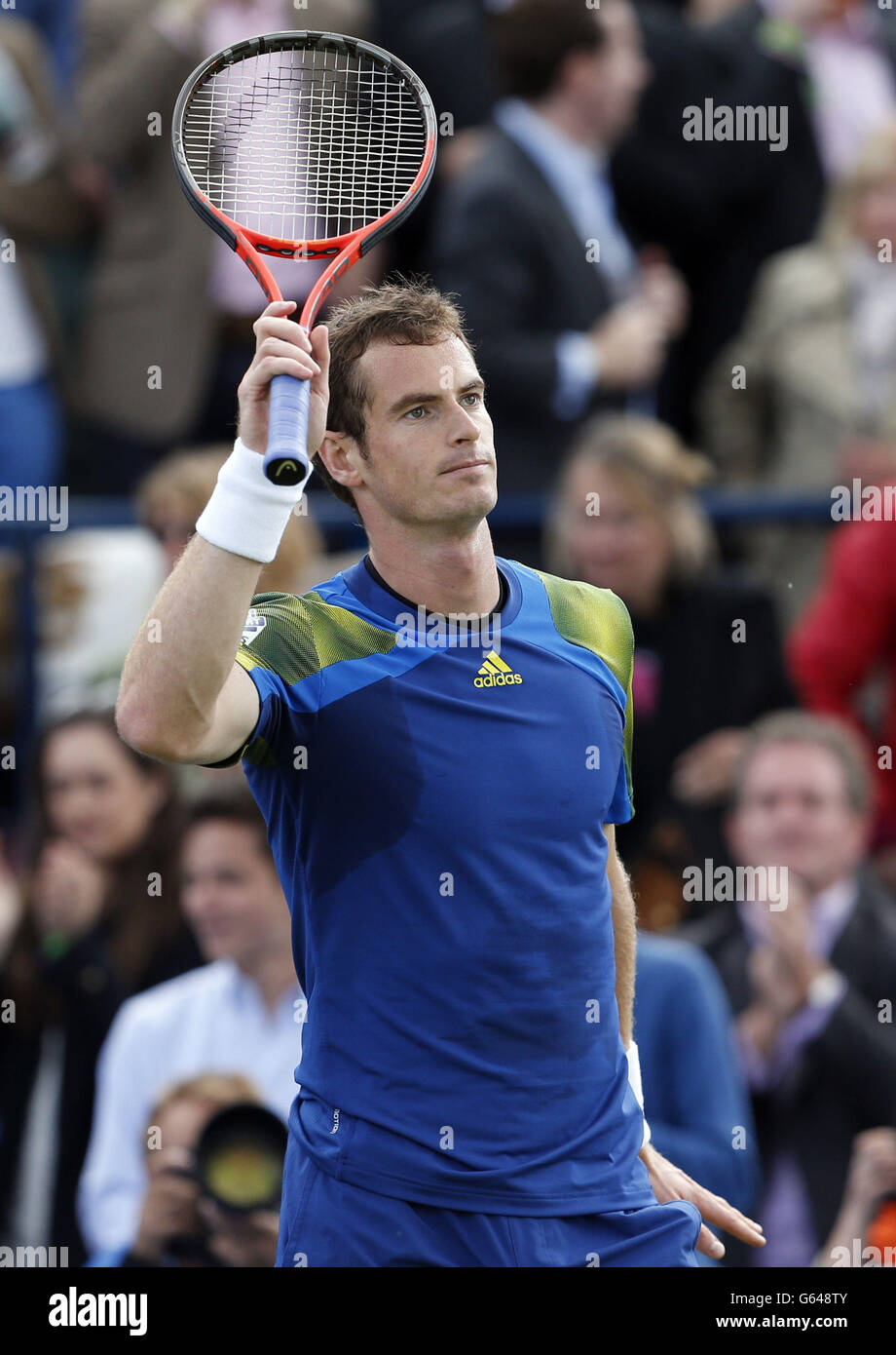 Andy Murray célèbre sa victoire contre Marinko Matoso aux Championnats AEGON au Queen's Club de Londres. Banque D'Images