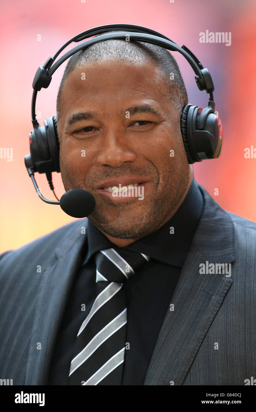 Football - coupe FA - finale - Manchester City / Wigan Athletic - Stade Wembley. John Barnes travaille pour ESPN Banque D'Images