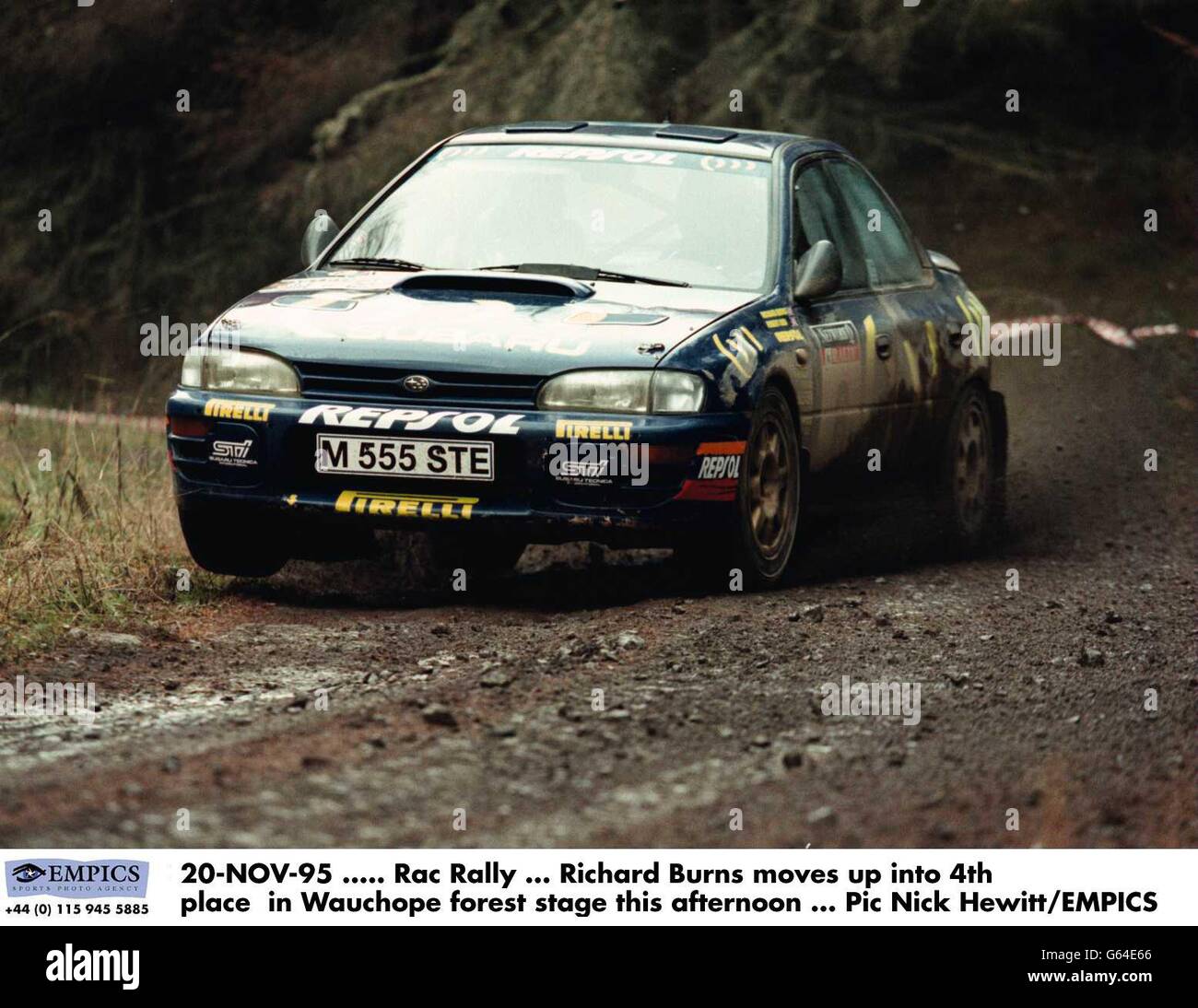 20-NOV-95, RAC Rally, Richard Burns se déplace à la 4e place dans la scène forestière de Wauchope cet après-midi Banque D'Images