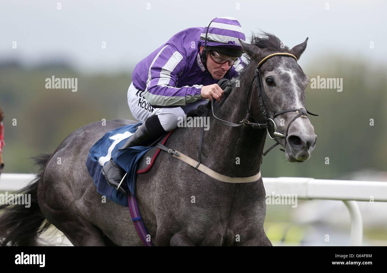Les courses de chevaux - Portée & SIA Raceday Charité - Newbury Banque D'Images