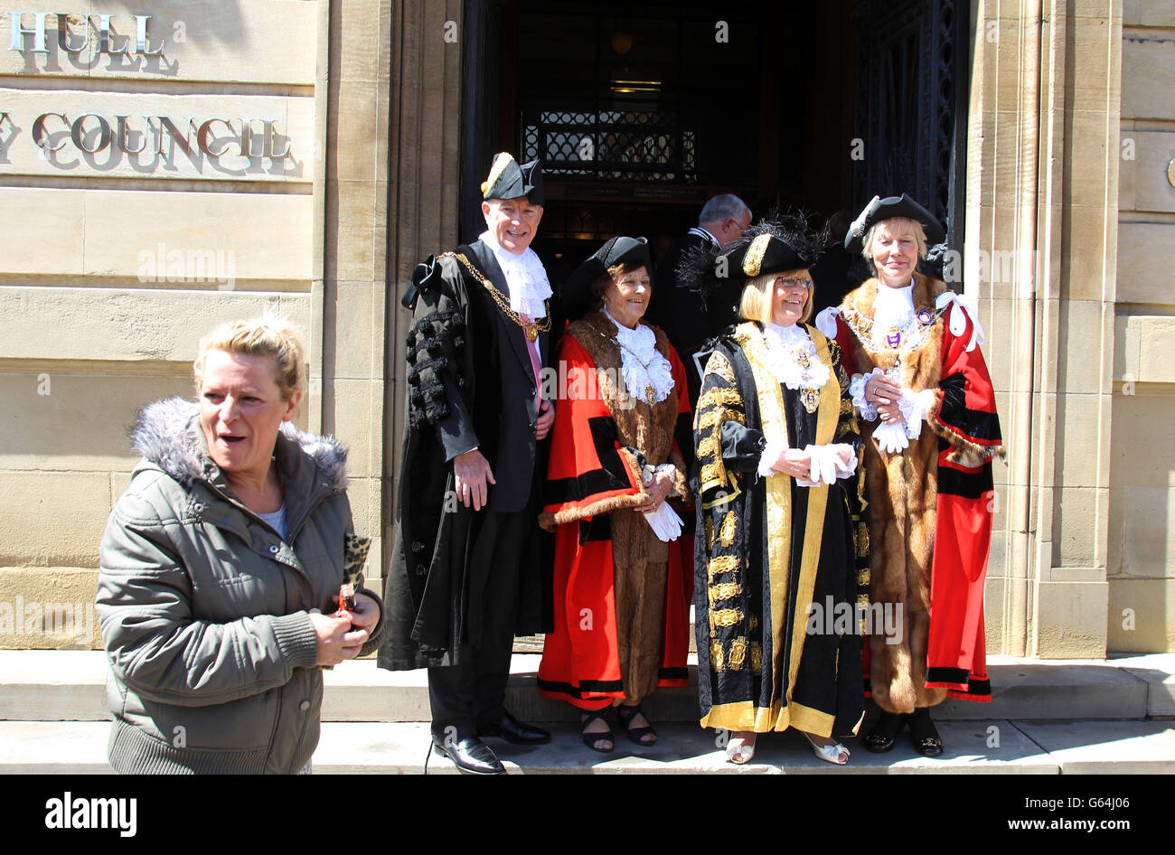 Lord Peter Mandelson (à gauche) pose pour des photos après avoir été nommé High Steward of Kingston upon Hull avec la baronne Virginia Bottomley(à droite) qui a été nommée Sheriff de Kingston upon Hull au Guildhall à Hull. Banque D'Images