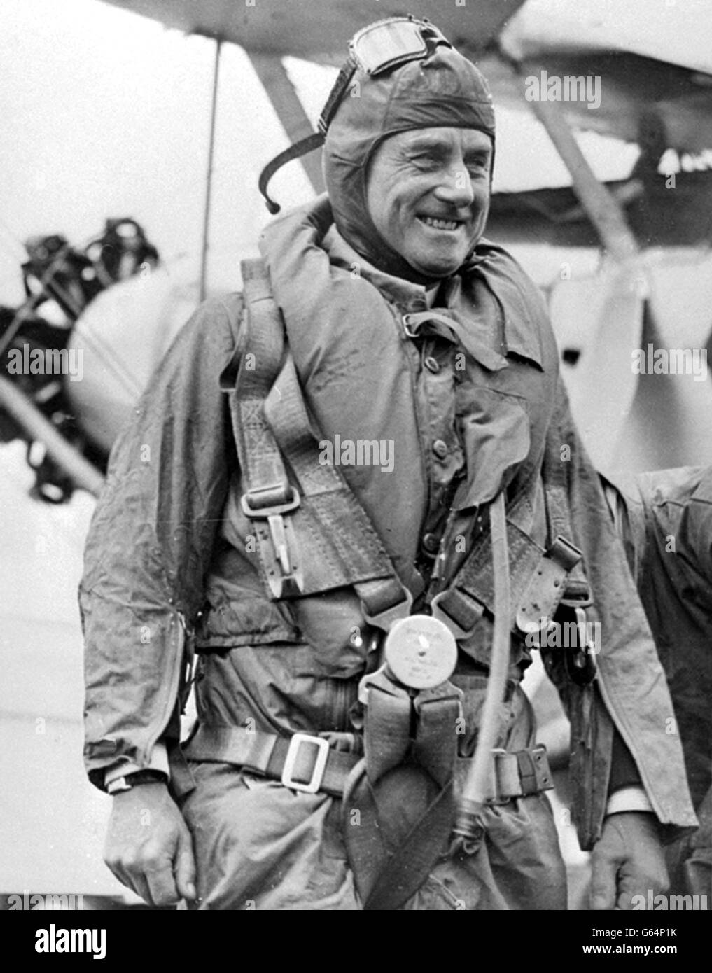 Sir Samuel Hoare, le nouveau ministre de l'Air, photographié dans un kit de vol, prêt pour un vol. Banque D'Images