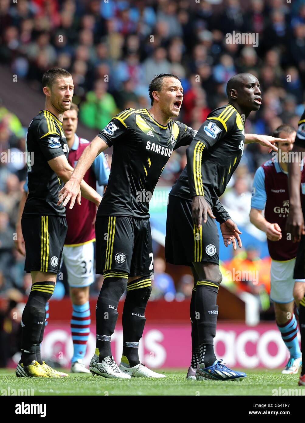 Football - Barclays Premier League - Aston Villa / Chelsea - Villa Park. John Terry de Chelsea (au centre) Banque D'Images