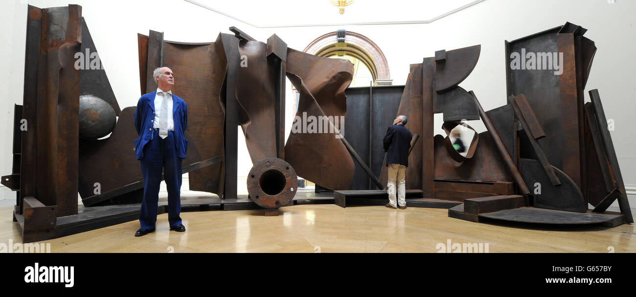 Ombres de Sir Anthony Caro est exposé lors de la vue de presse de l'exposition d'été de la Royal Academy, Burlington House, Londres. Banque D'Images