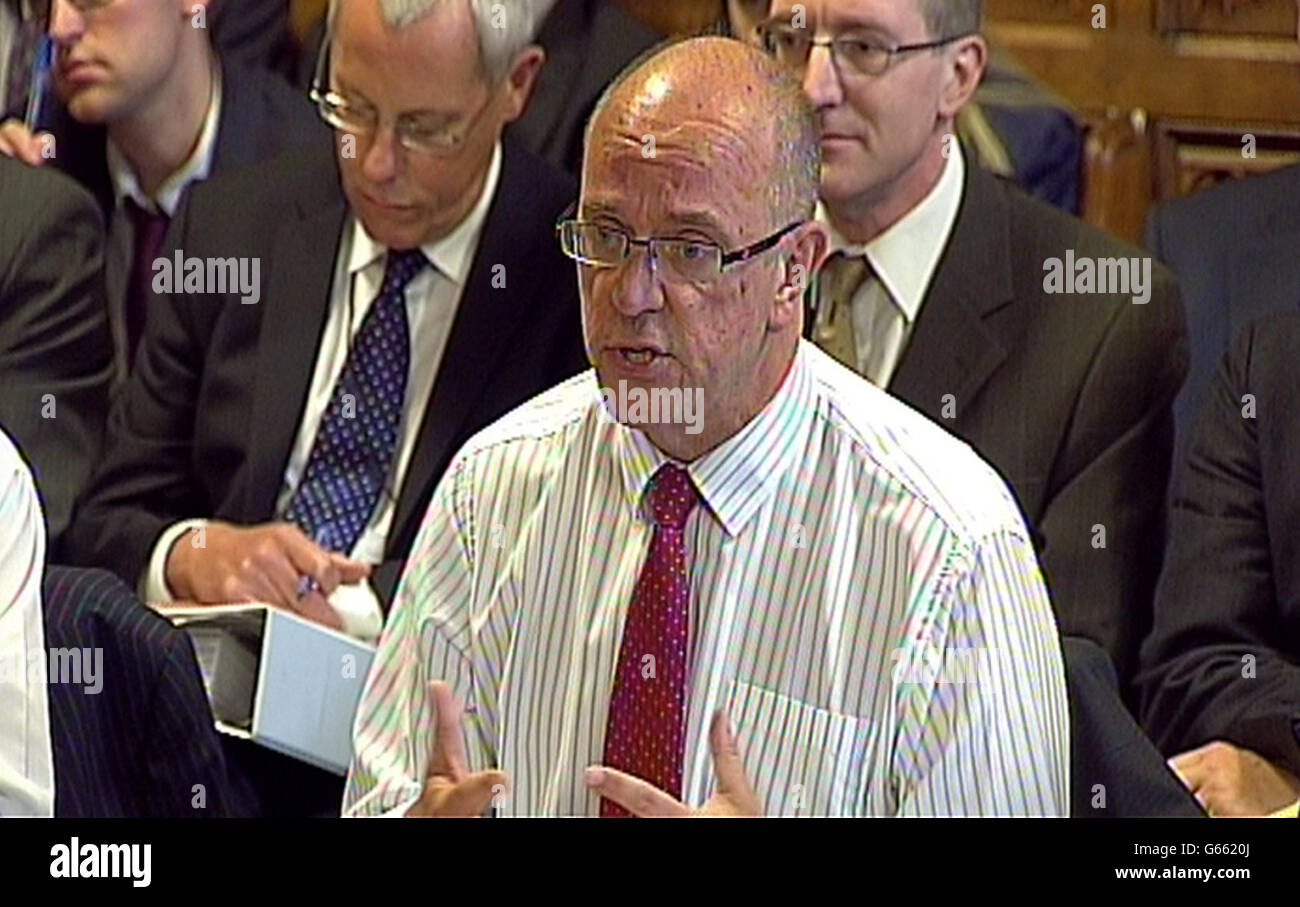 Sir David Nicholson présente des témoignages à un comité des comptes publics à la Chambre des communes, à Londres. Banque D'Images