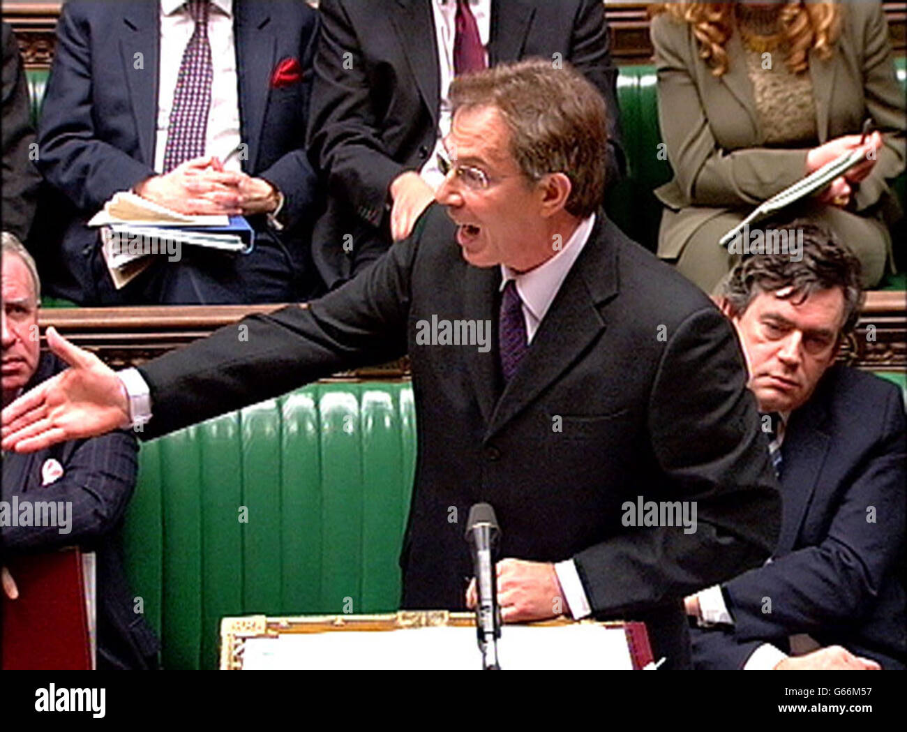 Le premier ministre Tony Blair répond aux questions du premier ministre à la Chambre des communes, à Londres. Banque D'Images