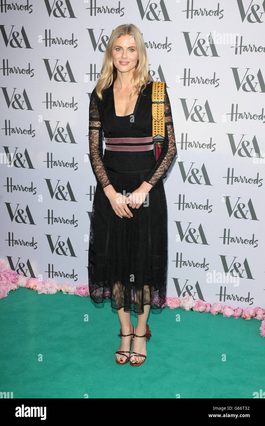 Londres, ANGLETERRE - 22 juin : Donna Air arrive pour le V&A Summer Party au Victoria and Albert Museum Banque D'Images