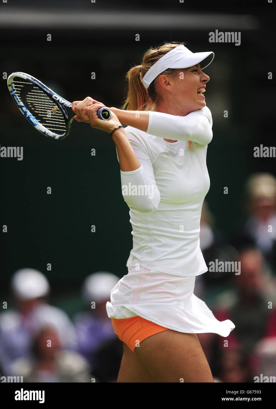 Maria Sharapova en Russie contre Kristina Mladenovic en France lors du premier jour des championnats de Wimbledon au All England Lawn tennis and Croquet Club, Wimbledon. Banque D'Images