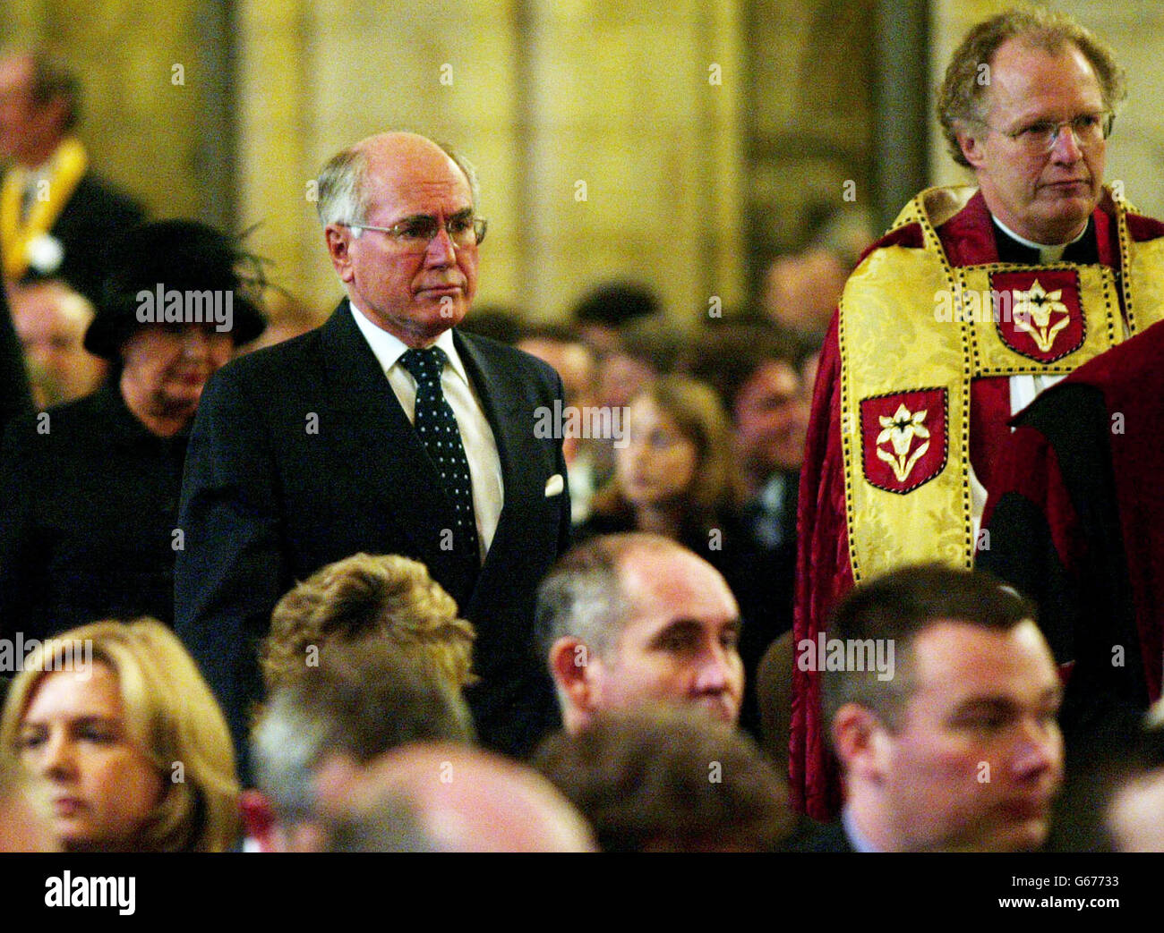 Le Premier ministre australien John Howard assiste à un service de commémoration pour les victimes des attentats de Bali à la cathédrale de Southwark. * au moins 180 personnes sont mortes et des scores ont été blessés dans les explosions qui ont déchiré à travers le club populaire Sari et Paddy's Bar dans l'île indonésienne Resort Kuta exactement quatre mois il y a. Banque D'Images