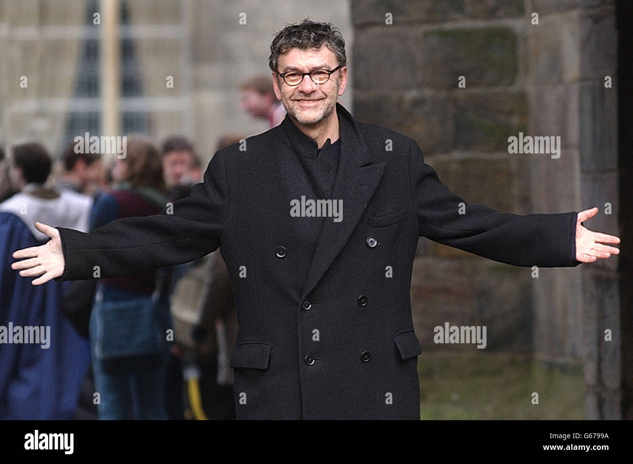 Le patron Jack Vittriano à un avant-goût du spectacle de mode des œuvres caritatives de St Andrews, à St Salvator's Quad, en prévision du spectacle du mois prochain. Banque D'Images