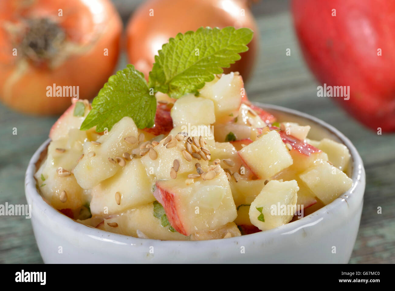 Baume, pomme, l'oignon, salade Banque D'Images