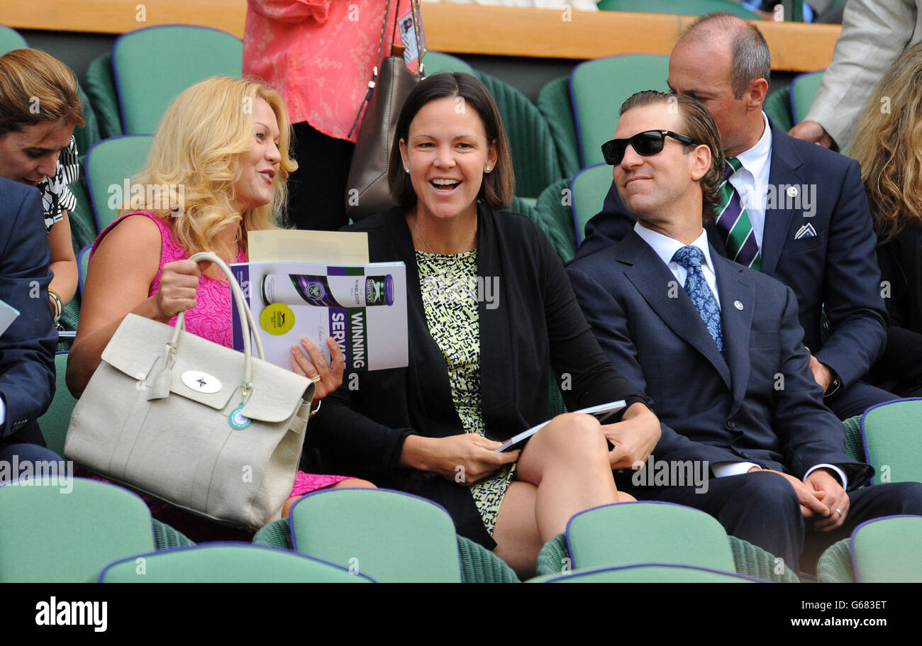 Lindsay Davenport (au centre) dans la Royal Box sur le court du Centre au cours du onze jour des Championnats de Wimbledon au All England Lawn tennis and Croquet Club, Wimbledon. Banque D'Images