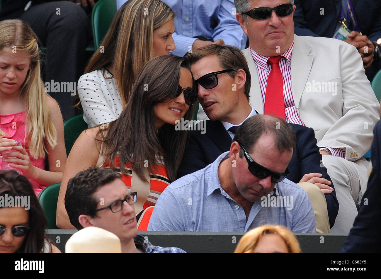 Pippa Middleton et Nico Jackson sur le court du Centre au cours du onze jour des championnats de Wimbledon au All England Lawn tennis and Croquet Club, Wimbledon. Banque D'Images