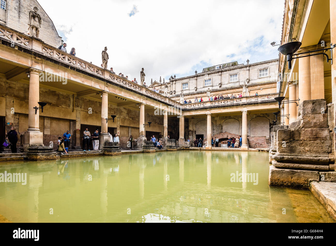 Bath, Royaume-Uni - 15 août 2015 : Les termes romains complexe est un site d'intérêt historique dans la ville anglaise de Bath. Banque D'Images