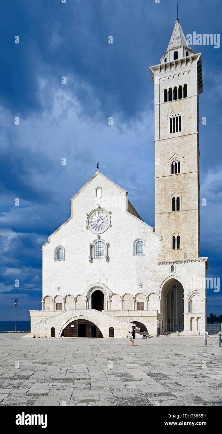 La cathédrale romane Trani, Pouille, Italie, Storm Banque D'Images