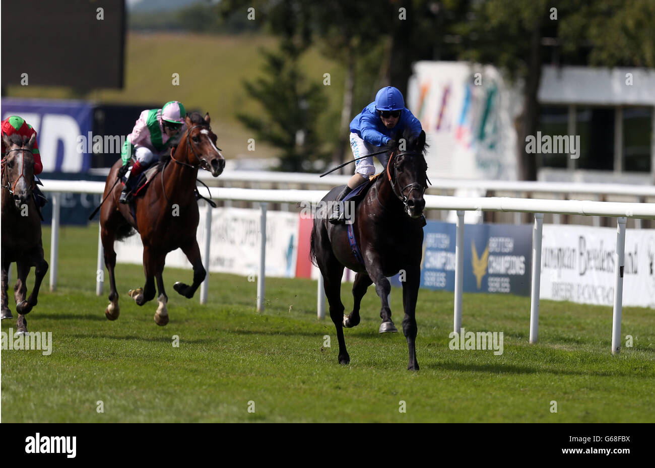 La véritable histoire de Silvestre de Sousa remporte l'E.B.F. de Weatherby Participation de jeune fille à Abu Dhabi Fête des gentlemen du Piper-Heidsieck au Newmarket Racecourse, Newmarket. Banque D'Images