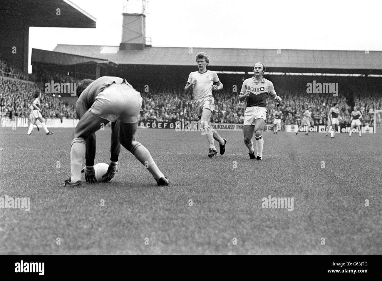 Football - Legue Division One - West Ham United v Nottingham Forest - Upton Park, Londres.Le défenseur de la forêt de Nottingham Colin Barrett en action à Upton Park lors d'un match contre West Ham United. Banque D'Images