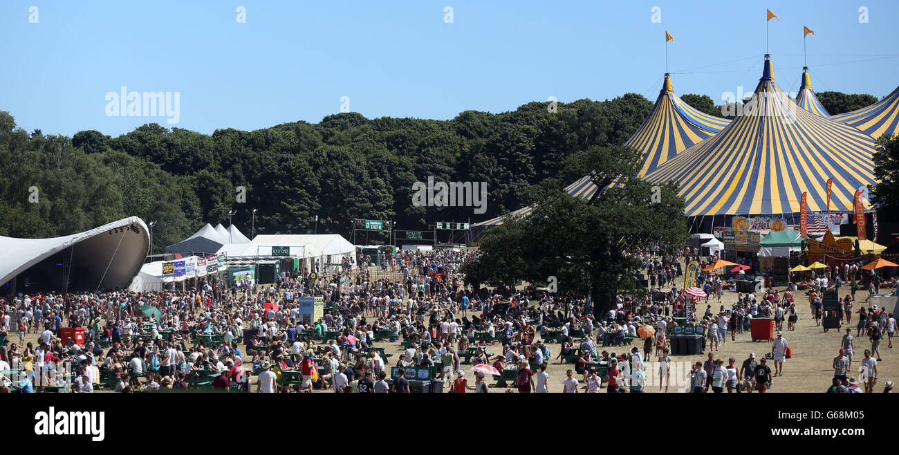 Latitude Festival 2013 - jour 1.Vue générale sur le site au Latitude Festival à Henham Park près de Southwold, Suffolk. Banque D'Images