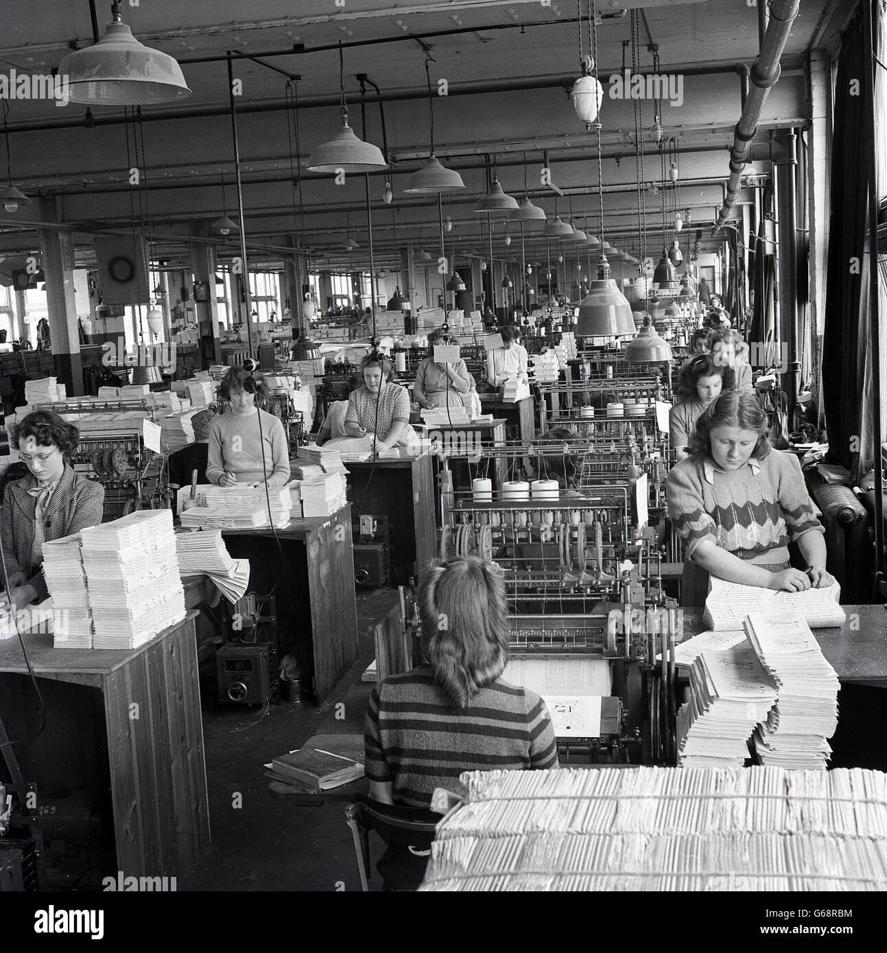 ann-es-1950-historique-les-travailleurs-d-usine-et-d-assemblage-des