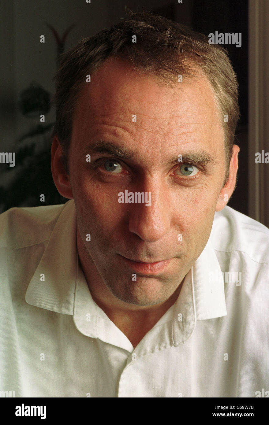 Will Self, romancier anglais, journaliste, commentateur politique et personnalité de la télévision. à son domicile dans le sud ouest de Londres. Banque D'Images