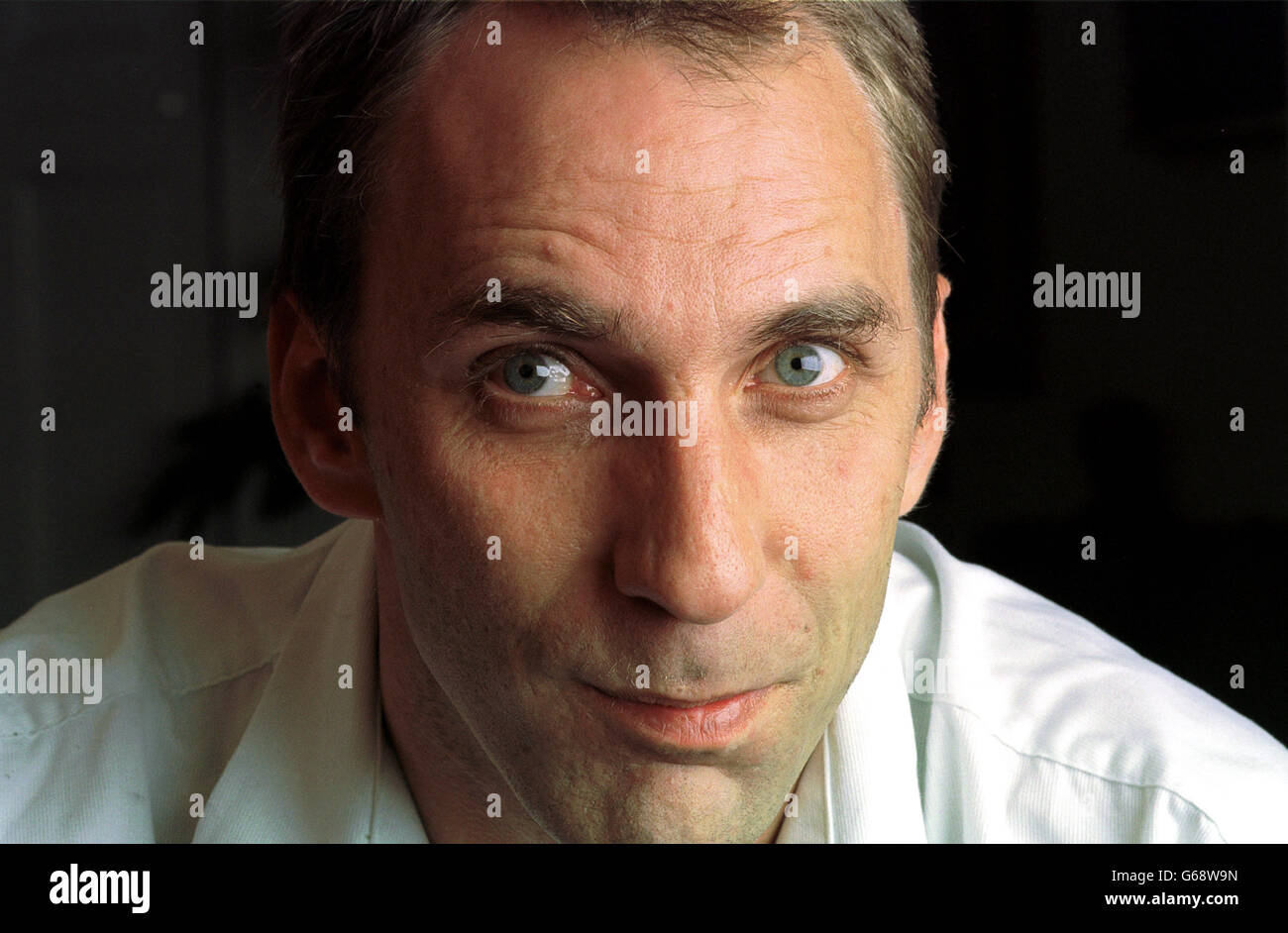 Will Self, romancier anglais, journaliste, commentateur politique et personnalité de la télévision. à son domicile dans le sud ouest de Londres. Banque D'Images