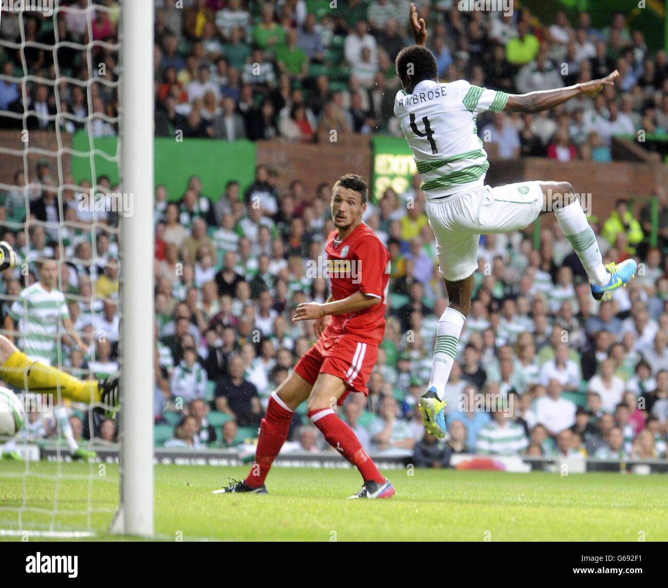 Football - Ligue des Champions - Deuxième tour qualificatif - deuxième manche - v Celtique Cliftonville - Celtic Park Banque D'Images