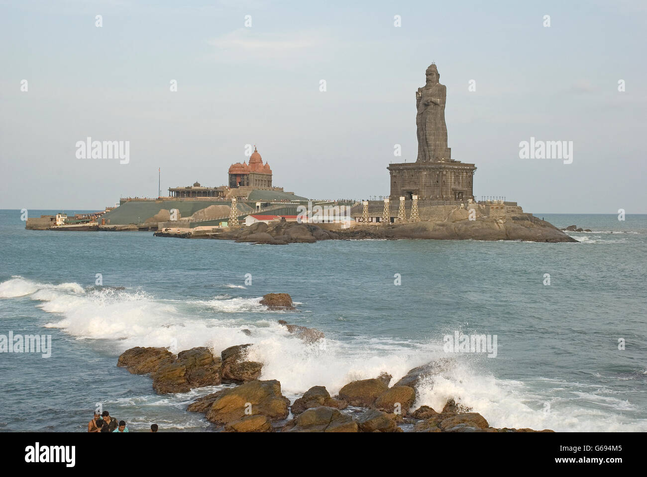 Océan Indien et Vivekananda Memorial Rock, Kanyakumari, Tamil Nadu, Inde Banque D'Images