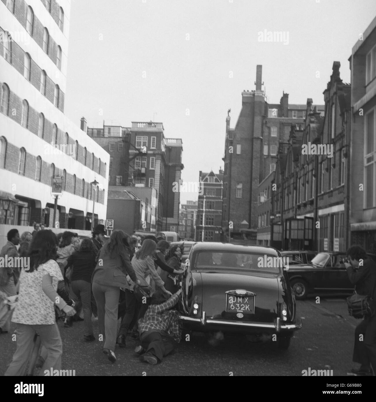 Musique - The Osmonds fans affluent car - Grosvenor Square - Londres Banque D'Images