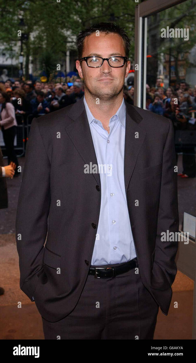 L'acteur Matthew Perry arrive à Odeon West End, Londres, pour la première du film britannique de Hope Springs. Banque D'Images