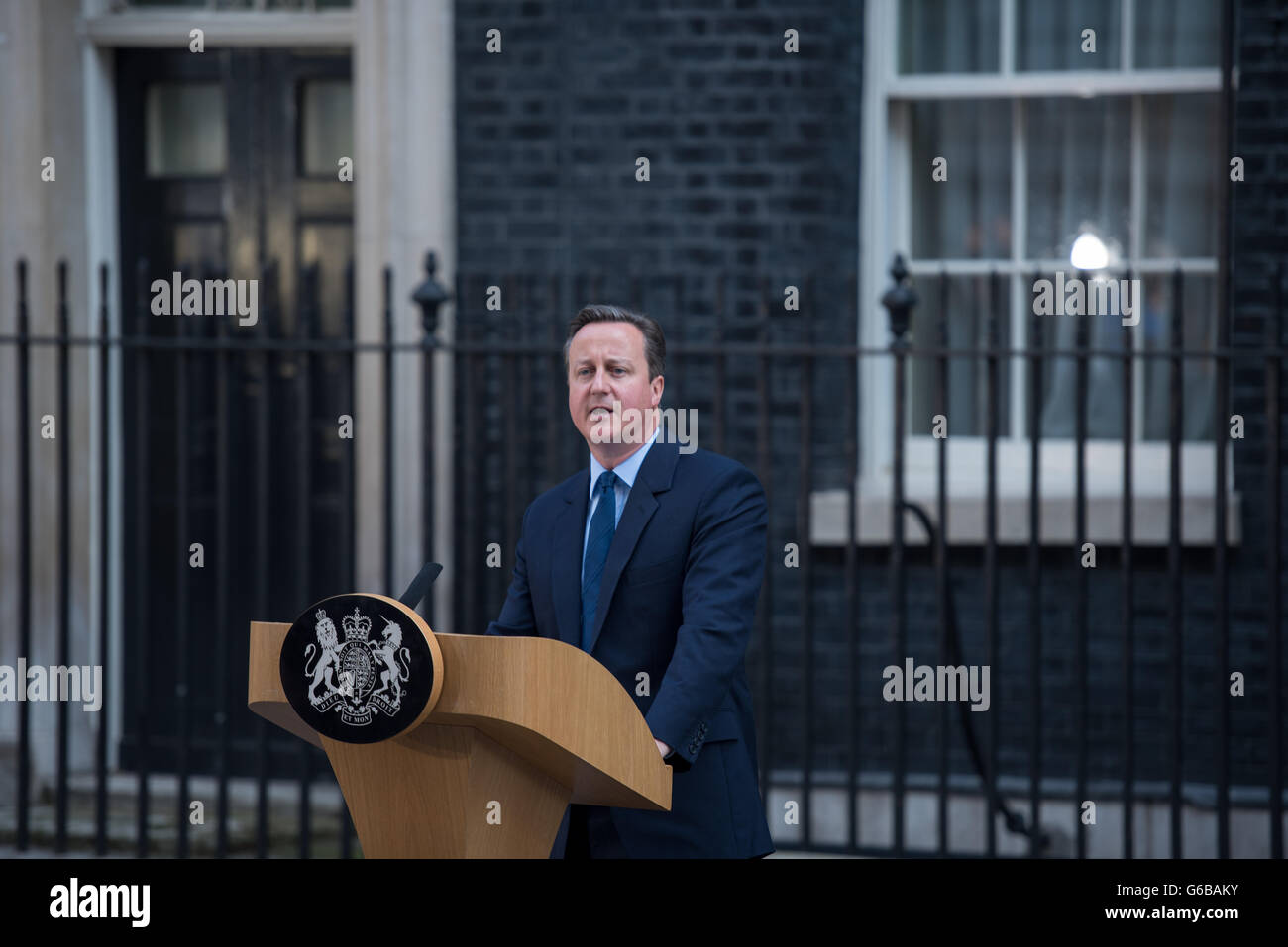 Londres, Royaume-Uni. 24 Juin, 2016. Le premier ministre David Cameron à l'extérieur de 10 Downing Street, démissionne Crédit : Ian Davidson/Alamy Live News Banque D'Images