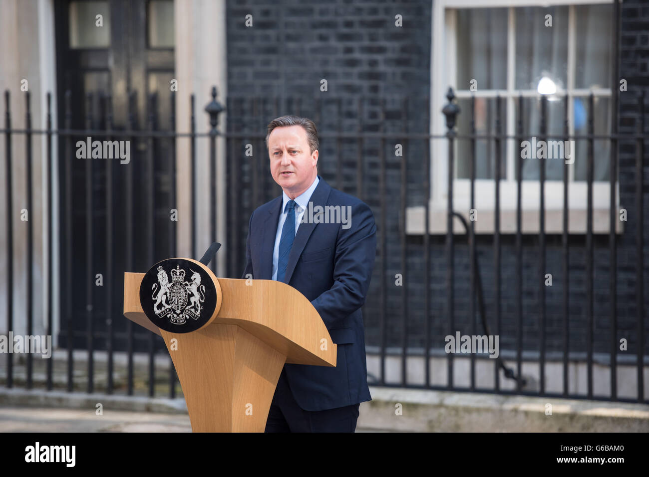 Londres, Royaume-Uni. 24 Juin, 2016. Le premier ministre David Cameron à l'extérieur de 10 Downing Street, démissionne Crédit : Ian Davidson/Alamy Live News Banque D'Images
