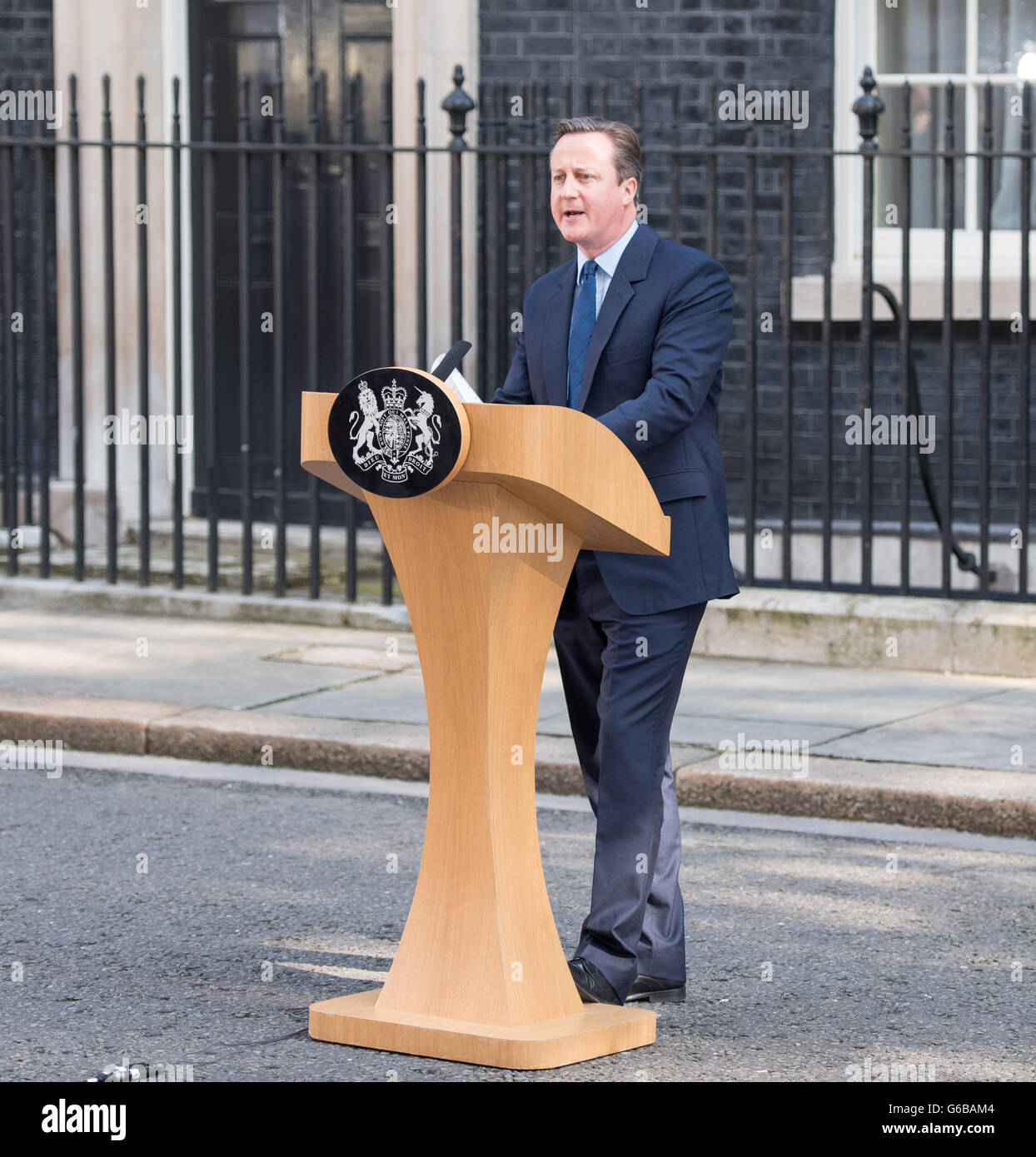 Londres, Royaume-Uni. 24 Juin, 2016. Le premier ministre David Cameron à l'extérieur de 10 Downing Street, démissionner Crédit : Ian Davidson/Alamy Live News Banque D'Images