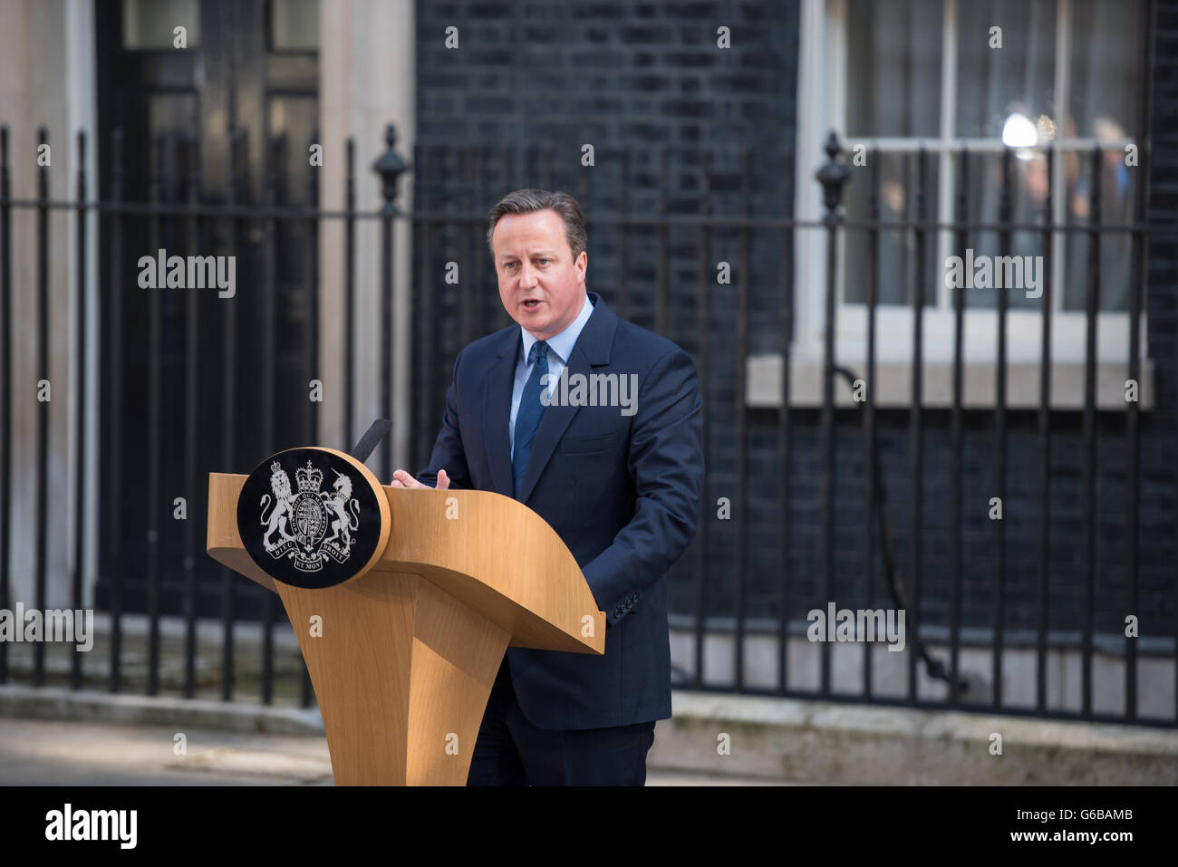 Londres, Royaume-Uni. 24 Juin, 2016. Le premier ministre David Cameron , à l'extérieur de 10 Downing Street, démissionne Crédit : Ian Davidson/Alamy Live News Banque D'Images
