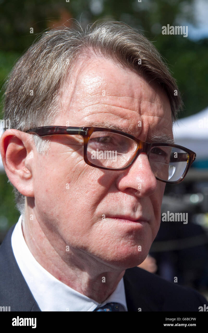 Westminster London,UK. 24 juin 2016. Peter Mandelson, ancien conseiller du Premier ministre britannique Tony Blair, aborde les médias comme David Cameron annonce sa démission en tant que Premier ministre britannique après le référendum de l'Union européenne et la Grande-Bretagne avait voté à quitter l'Union européenne. Credit : amer ghazzal/Alamy Live News Banque D'Images