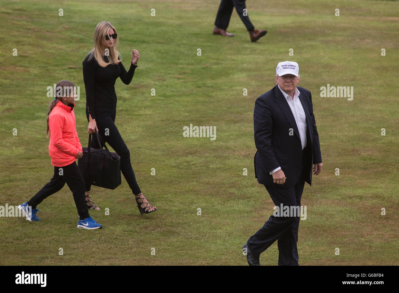 Candidat à la présidence de la République l'atout de Donald arrive par hélicoptère, avec les membres de sa famille, à son parcours de Golf de Turnberry Turnberry, dans, l'Écosse, le 24 juin 2016. Banque D'Images