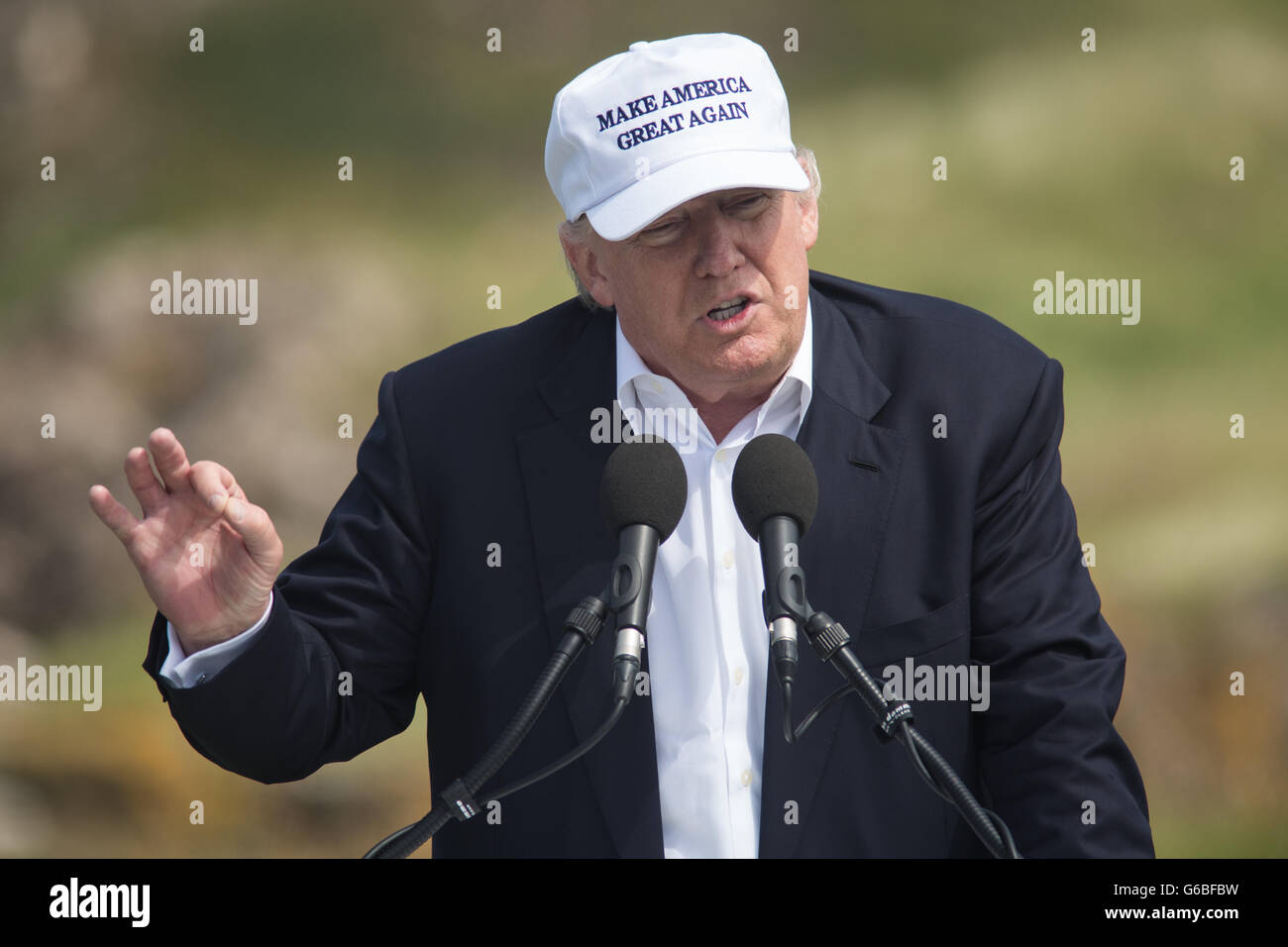 Candidat à la présidence de la République l'atout de Donald tient une conférence de presse sur le 9ème tee du trou, avec les membres de sa famille, Don Eric et Ivanka Trump, à son parcours de Golf de Turnberry Turnberry, dans, l'Écosse, le 24 juin 2016. Banque D'Images